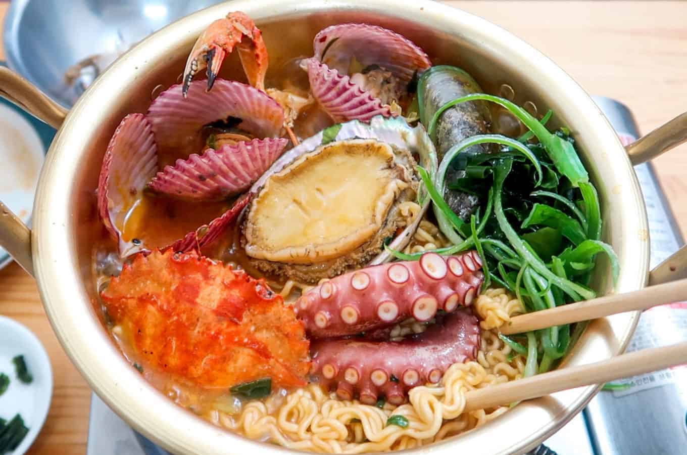 seafood ramen​